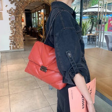 Load image into Gallery viewer, Big Chain Tote Women Shoulder Bag Fashion Large Capacity Messenger Bags for Women 2020 Solid Color Crossbody Bag Women&#39;s Bags
